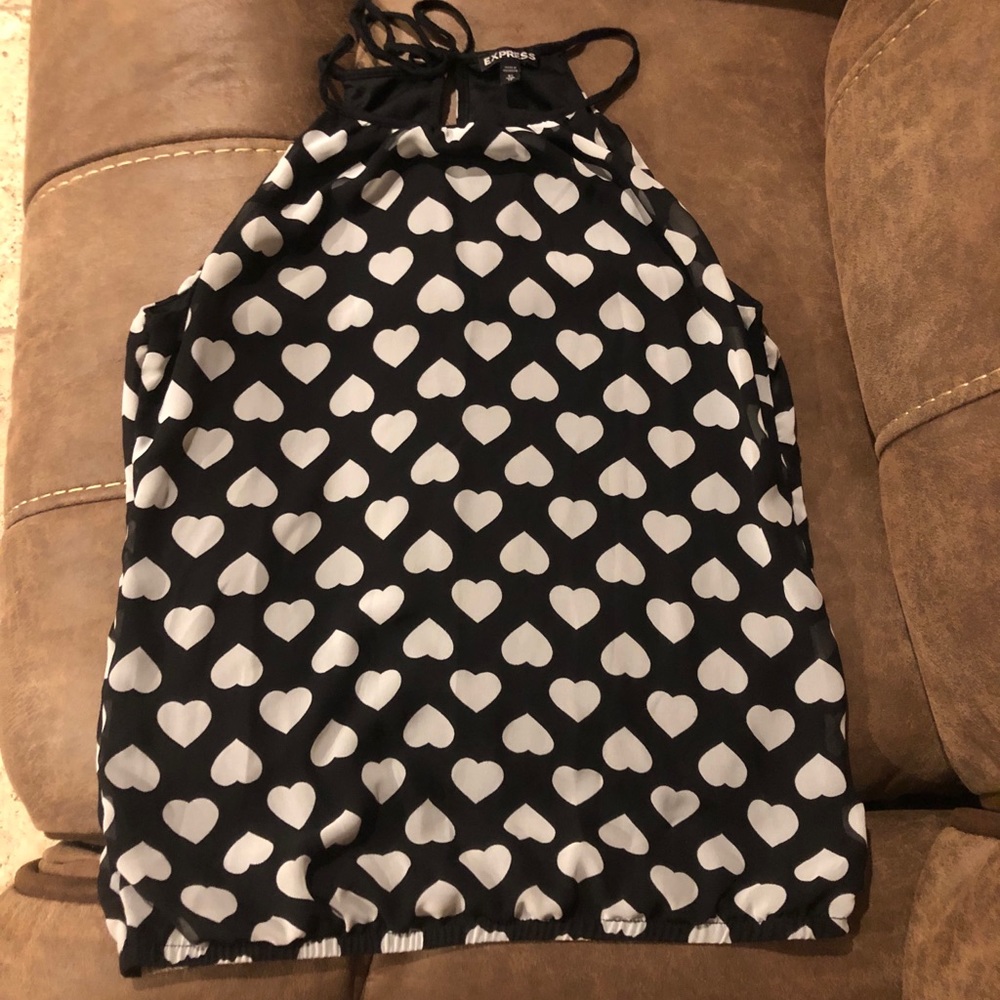 2/$10🛍Express Heart Top